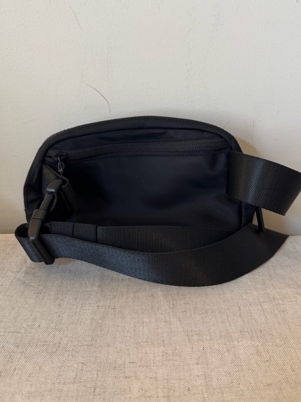 Lululemon Black Everywhere Belt Bag - Picture 9 of 13